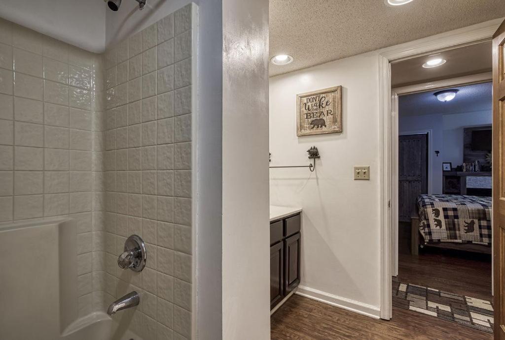 גטלינבורג Moonshine Chalet, Hot Tub, Pool Access, Wifi, 1089 Free Tickets Each Paid Day, Dollywood And More מראה חיצוני תמונה