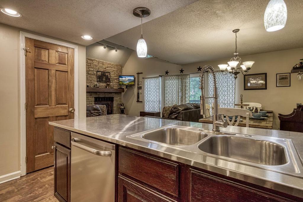 גטלינבורג Moonshine Chalet, Hot Tub, Pool Access, Wifi, 1089 Free Tickets Each Paid Day, Dollywood And More מראה חיצוני תמונה