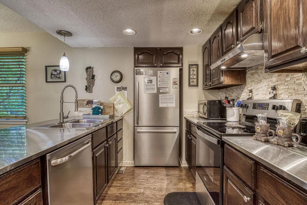 גטלינבורג Moonshine Chalet, Hot Tub, Pool Access, Wifi, 1089 Free Tickets Each Paid Day, Dollywood And More מראה חיצוני תמונה