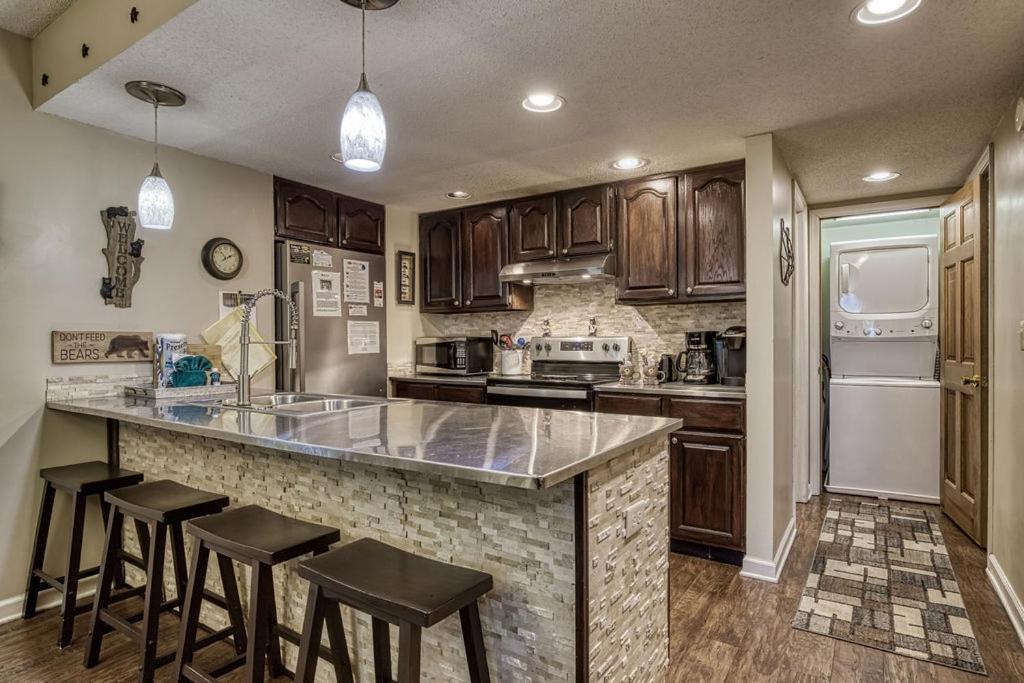 גטלינבורג Moonshine Chalet, Hot Tub, Pool Access, Wifi, 1089 Free Tickets Each Paid Day, Dollywood And More מראה חיצוני תמונה
