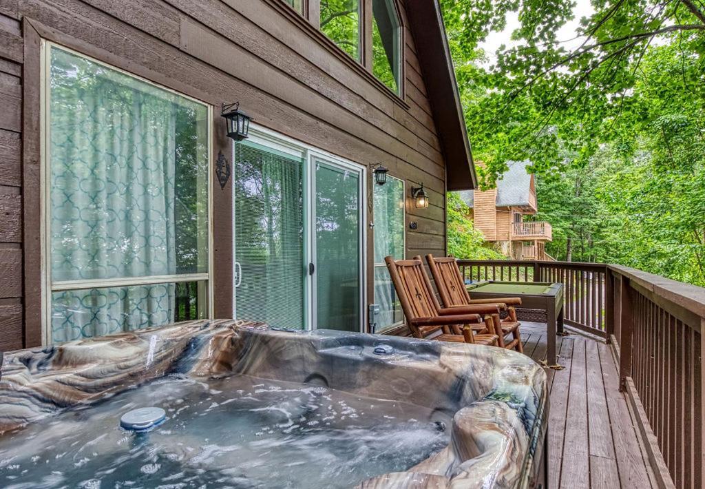 גטלינבורג Moonshine Chalet, Hot Tub, Pool Access, Wifi, 1089 Free Tickets Each Paid Day, Dollywood And More מראה חיצוני תמונה