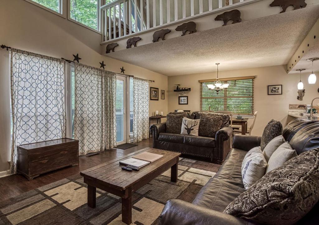 גטלינבורג Moonshine Chalet, Hot Tub, Pool Access, Wifi, 1089 Free Tickets Each Paid Day, Dollywood And More מראה חיצוני תמונה