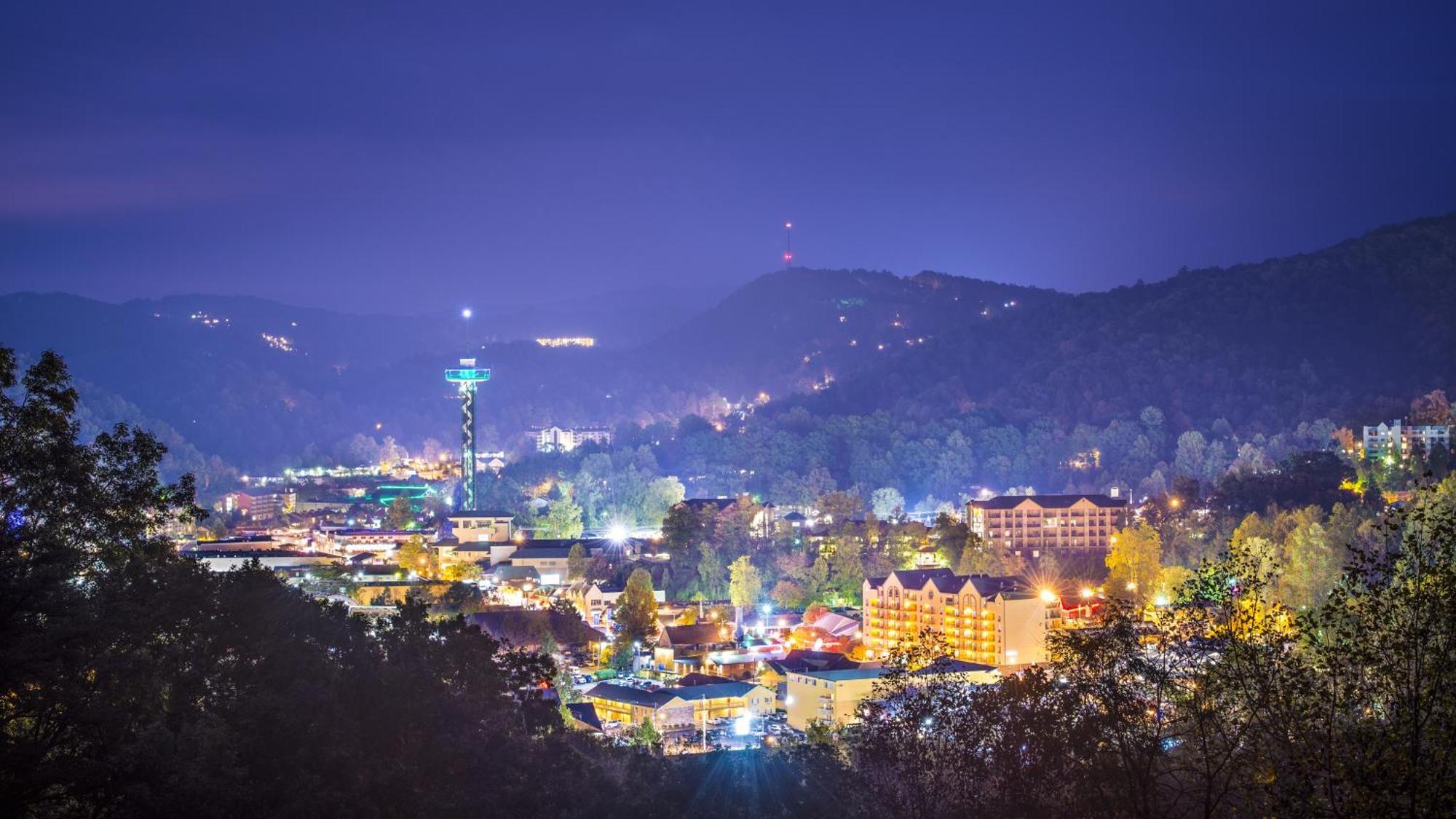גטלינבורג Moonshine Chalet, Hot Tub, Pool Access, Wifi, 1089 Free Tickets Each Paid Day, Dollywood And More מראה חיצוני תמונה