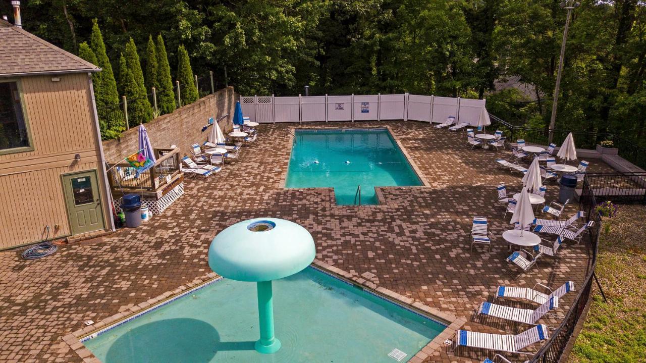 גטלינבורג Moonshine Chalet, Hot Tub, Pool Access, Wifi, 1089 Free Tickets Each Paid Day, Dollywood And More מראה חיצוני תמונה